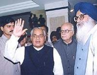231103_badal-vajpayee1_200.jpg (12407 bytes)